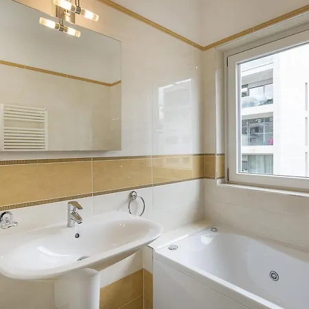 Prestige By Quokka 360 - Spacious Flats With Private Terraces Daire Lugano
