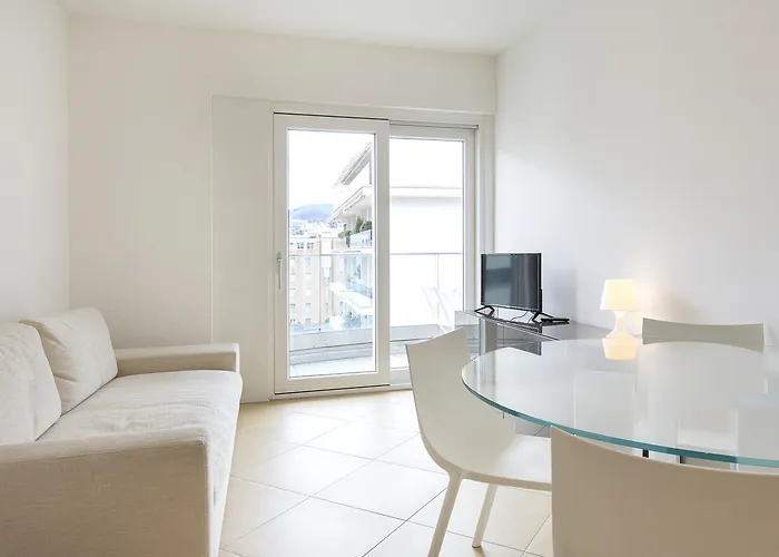 Prestige By Quokka 360 - Spacious Flats With Terraces アパート ルガーノ