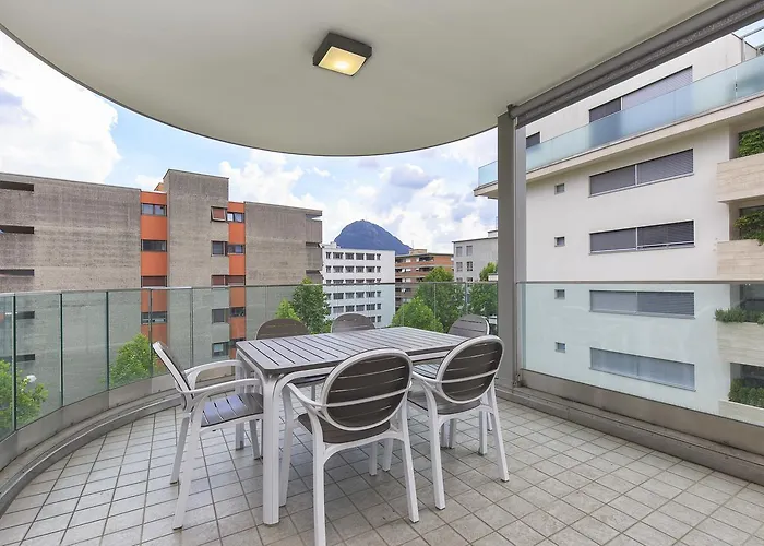 Prestige By Quokka 360 - Spacious Flats With Terraces アパート ルガーノ