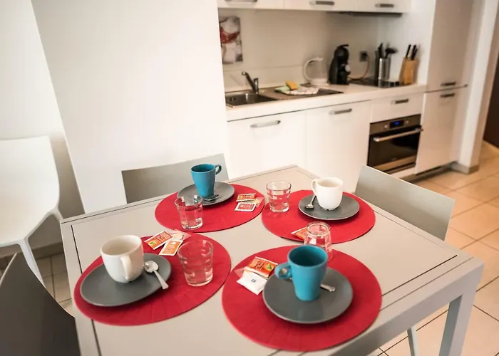 Prestige By Quokka 360 - Spacious Flats With Terraces アパート ルガーノ