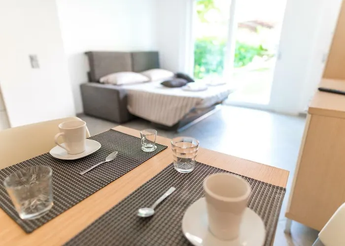 Prestige By Quokka 360 - Spacious Flats With Terraces アパート ルガーノ